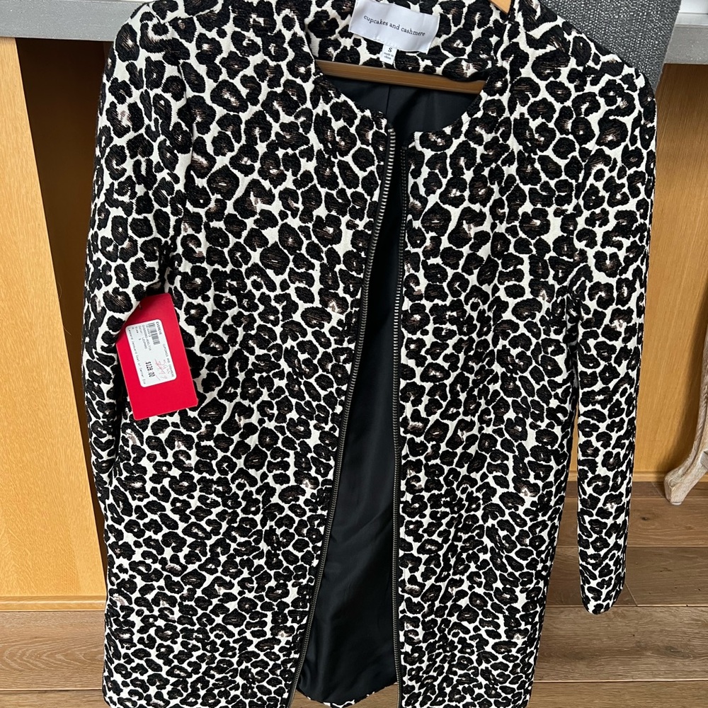 Women’s leopard coat.  Size small.